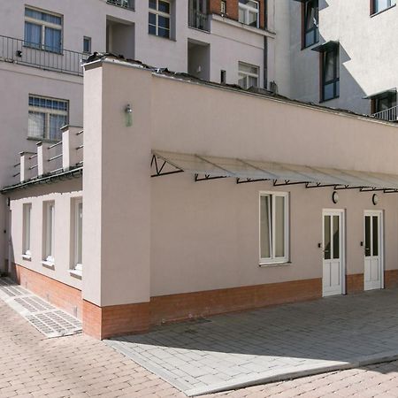 Cozy Apartment In Quiet Courtyard Near Charles Bridge プラハ エクステリア 写真