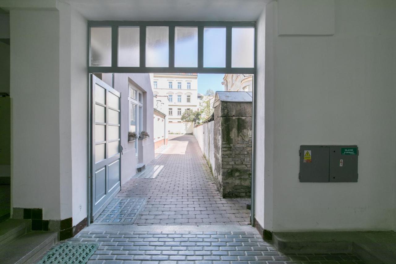 Cozy Apartment In Quiet Courtyard Near Charles Bridge プラハ エクステリア 写真
